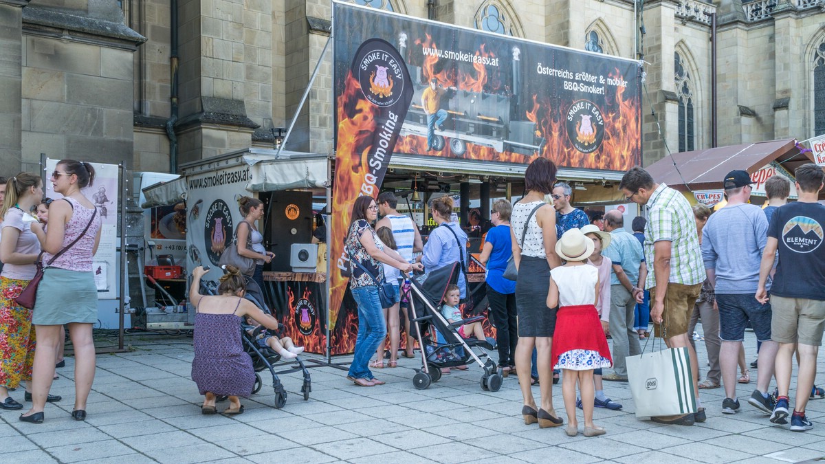 O Fotomagazin  I  pauls Soulfood Festival 2017 am Linzer Domplatz / SMOKIE IT EASY